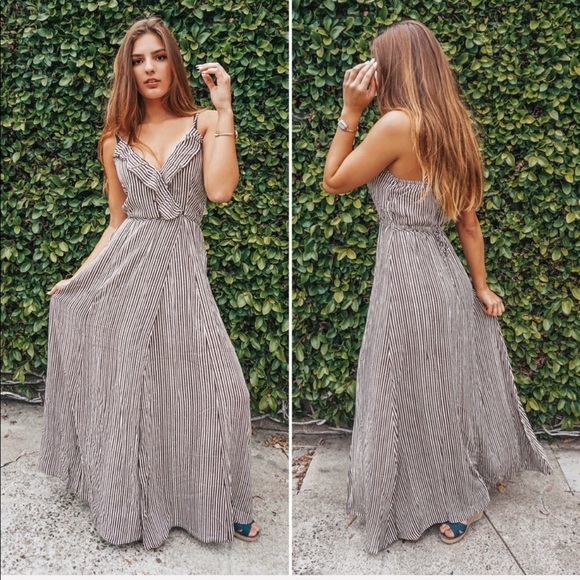 🌳 The Shady Oak Striped Maxi Dress - Picture 3 of 4